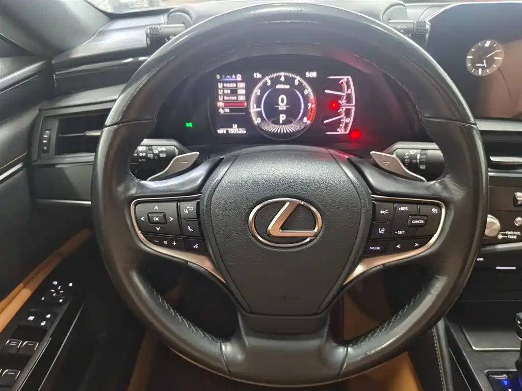 Lexus ES 2021 — фото 10