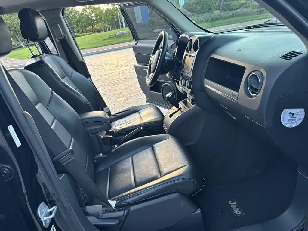 Jeep Freelancer 2014 — фото 16