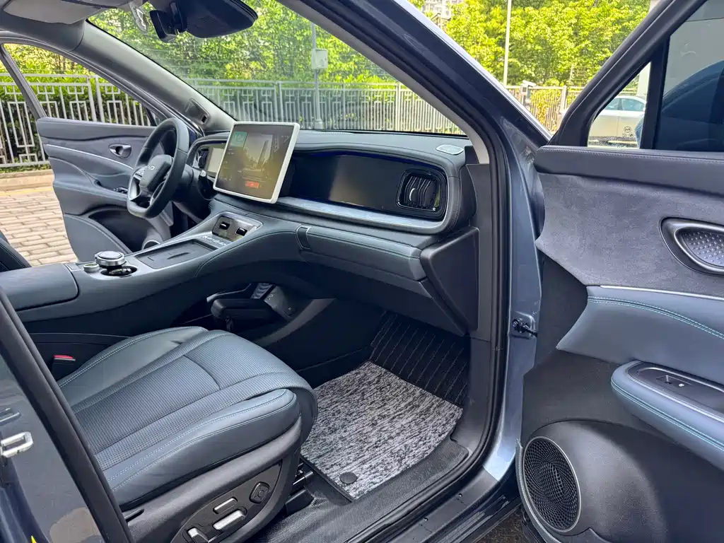 BYD Sealion 07 DM-i 2025 — фото 15