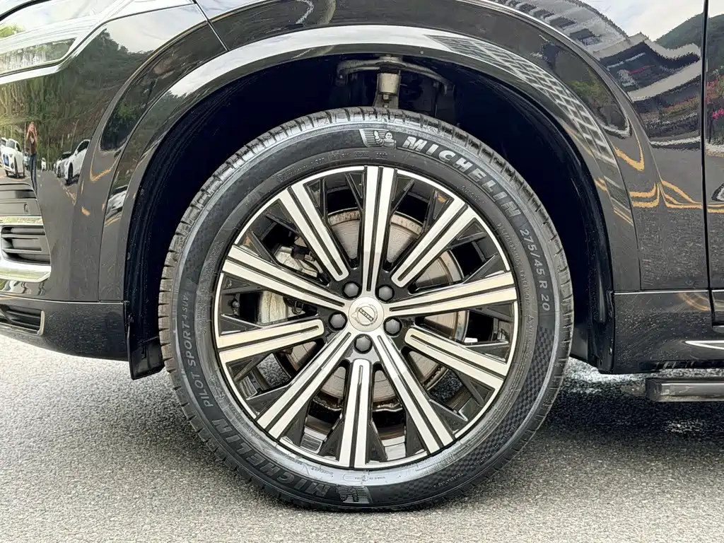 Volvo XC90 2023 — фото 25