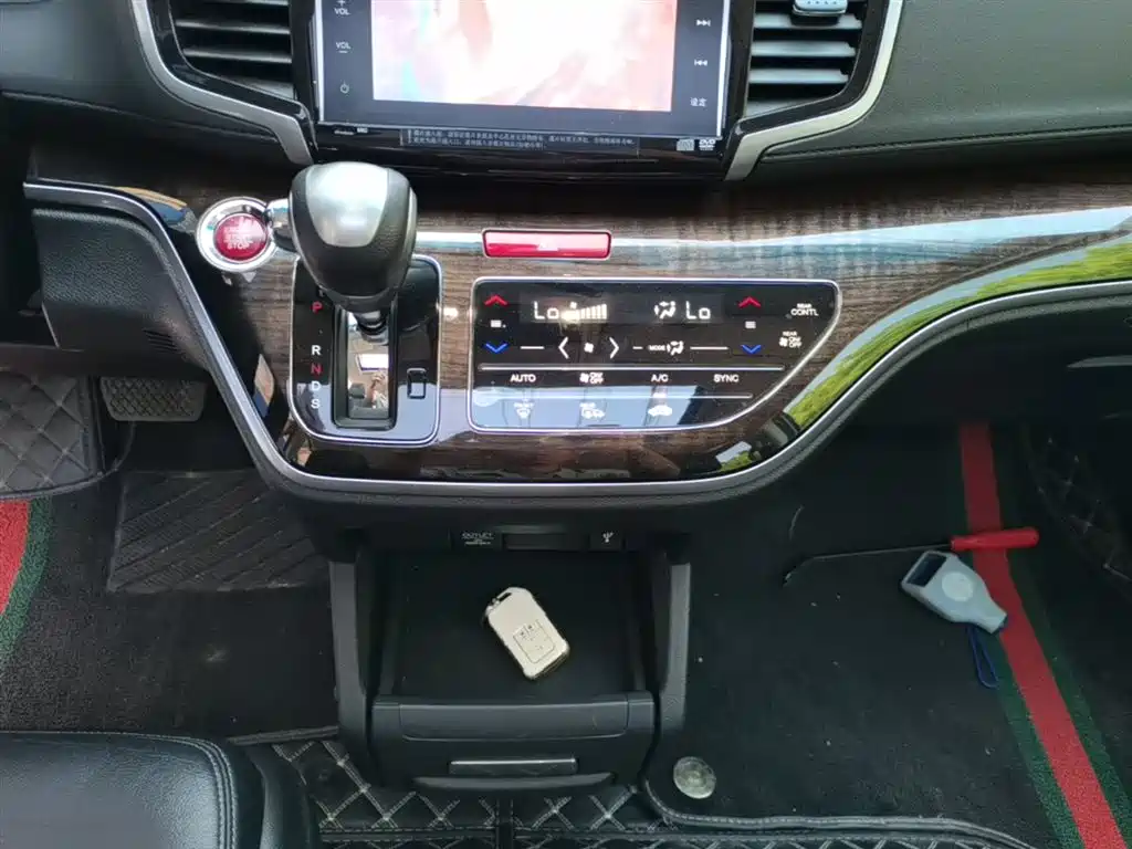 Honda Odyssey 2017 — фото 14
