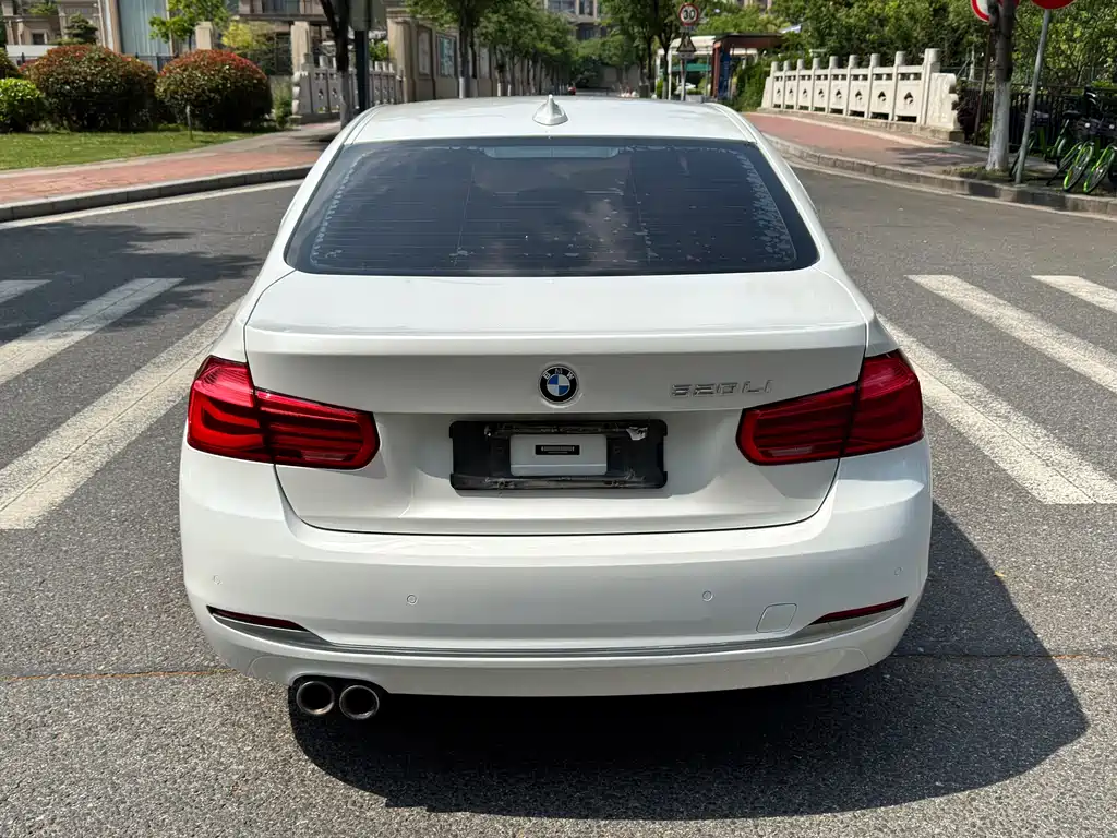 BMW 3 Series 2018 — фото 5