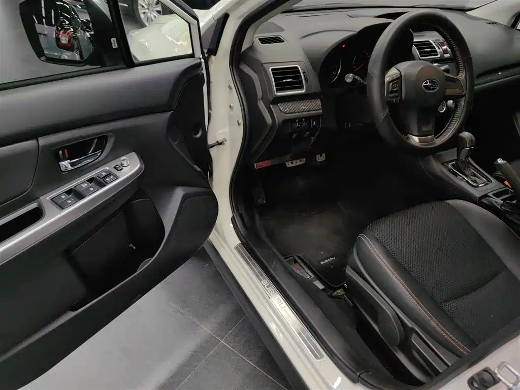 Subaru XV 2015 — фото 12