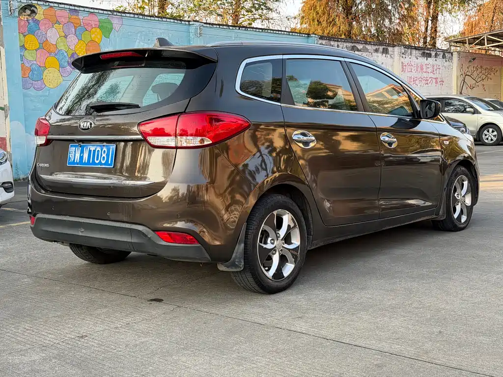 Kia Carens 2016 — фото 12