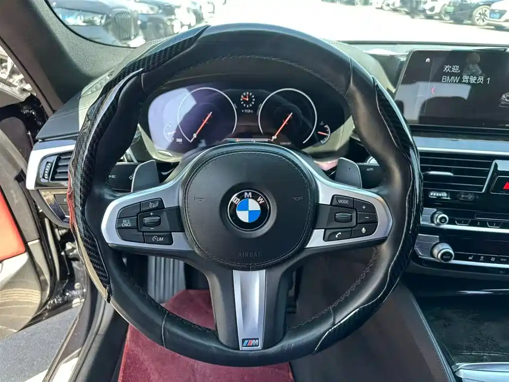 BMW 5 Series 2018 — фото 12