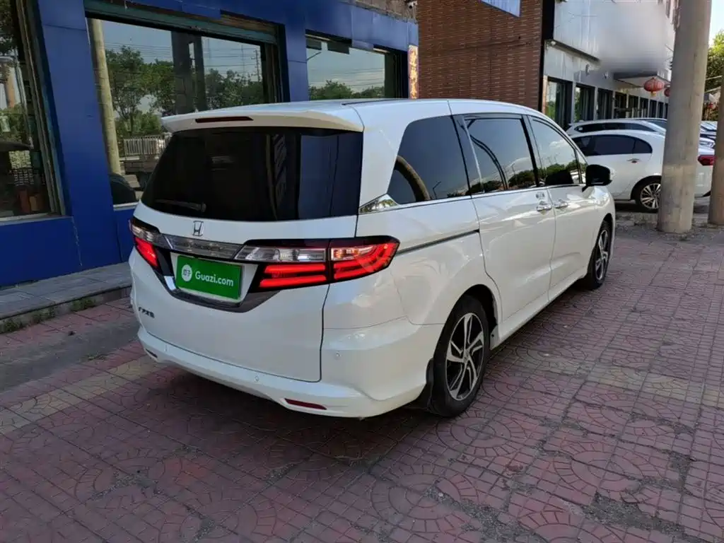 Honda Odyssey 2017 — фото 7