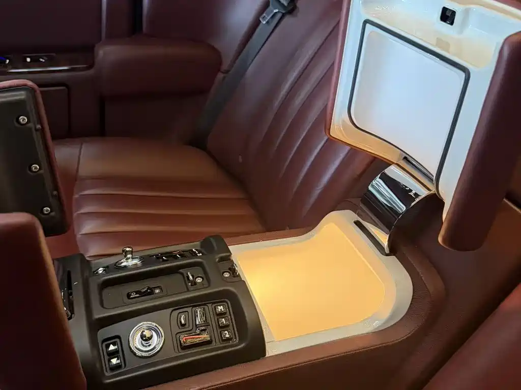 Rolls-Royce Phantom 2013 — фото 13