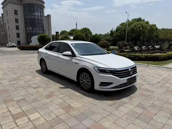 Volkswagen Sagitar 2020