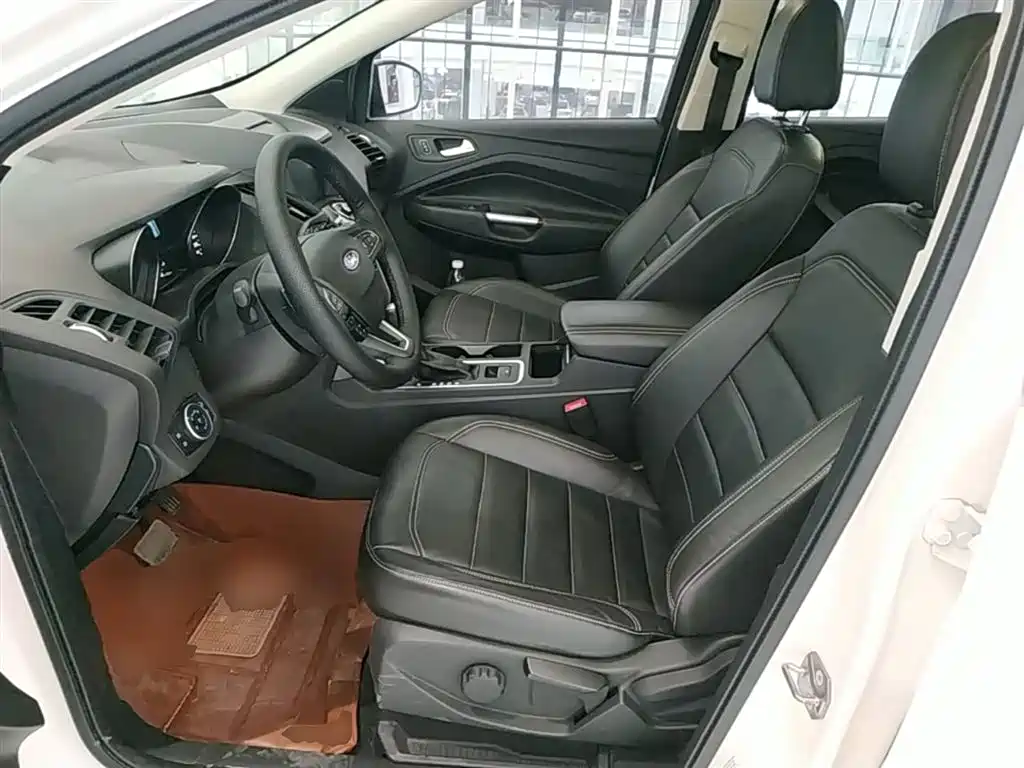 Ford Kuga 2017 — фото 15