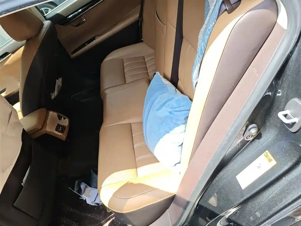 Lexus ES 2015 — фото 15