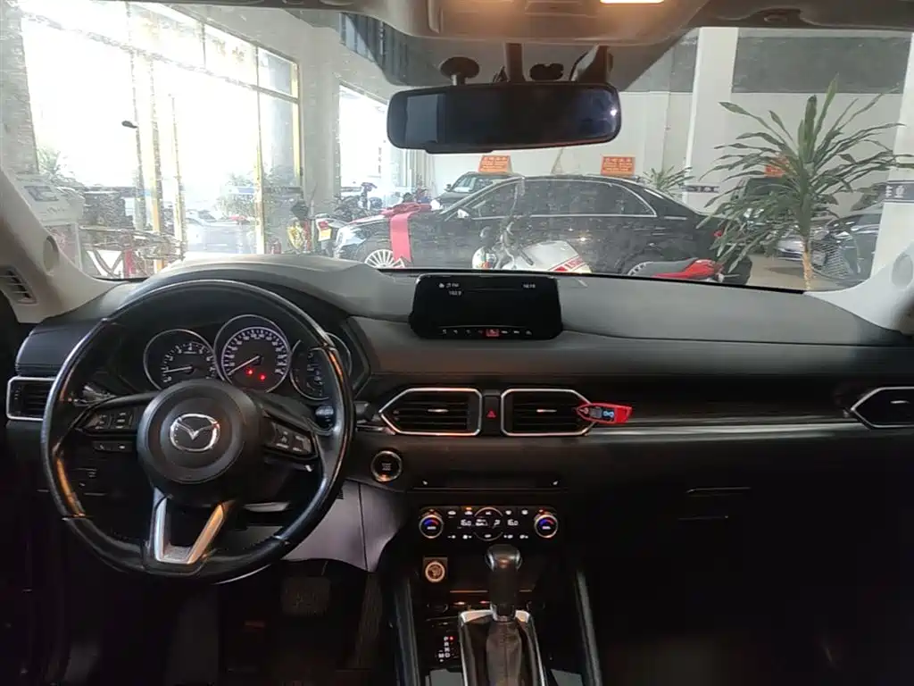 Mazda CX-5 2018 — фото 10