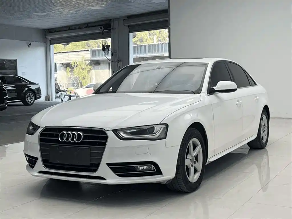 Audi A4L 2014 — фото 1