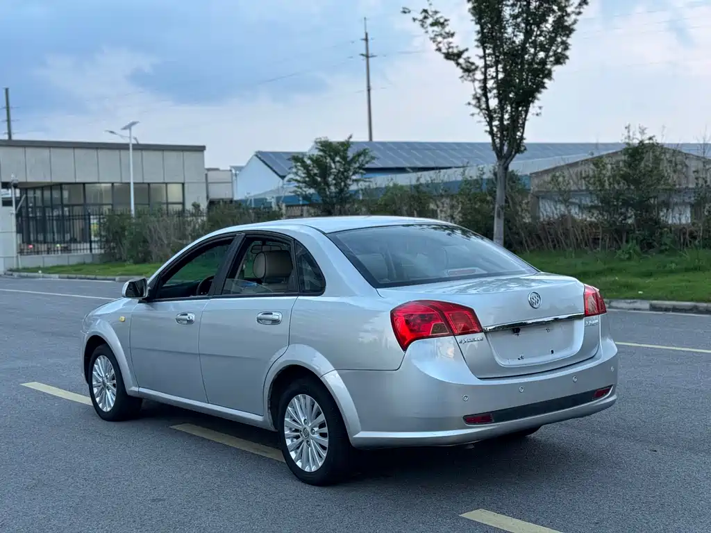 Buick Excelle 2016 — фото 12