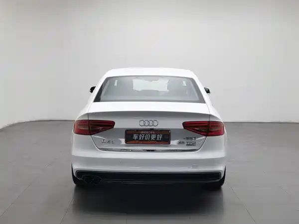 Audi A4L 2015
