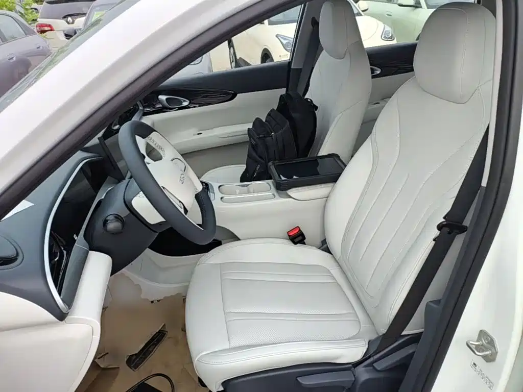 Geely Galaxy Starwish 2026 — фото 15