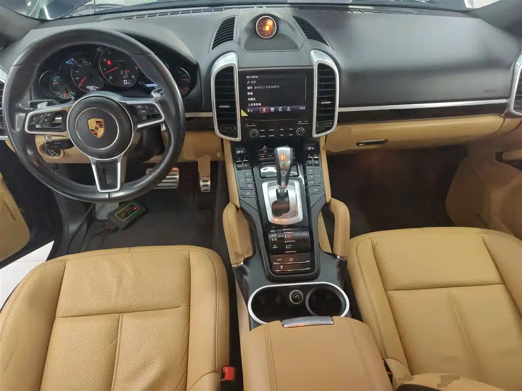 Porsche Cayenne 2017 — фото 10