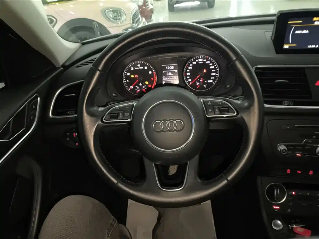 Audi Q3 2017 — фото 7