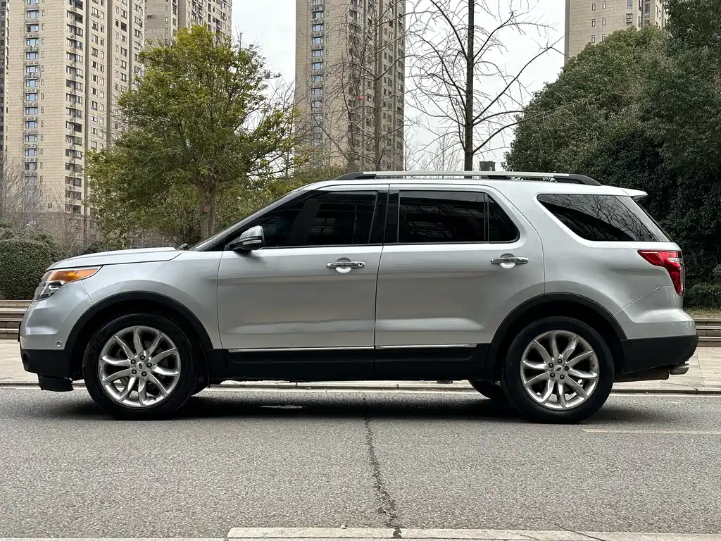 Ford Explorer 2013 — фото 7