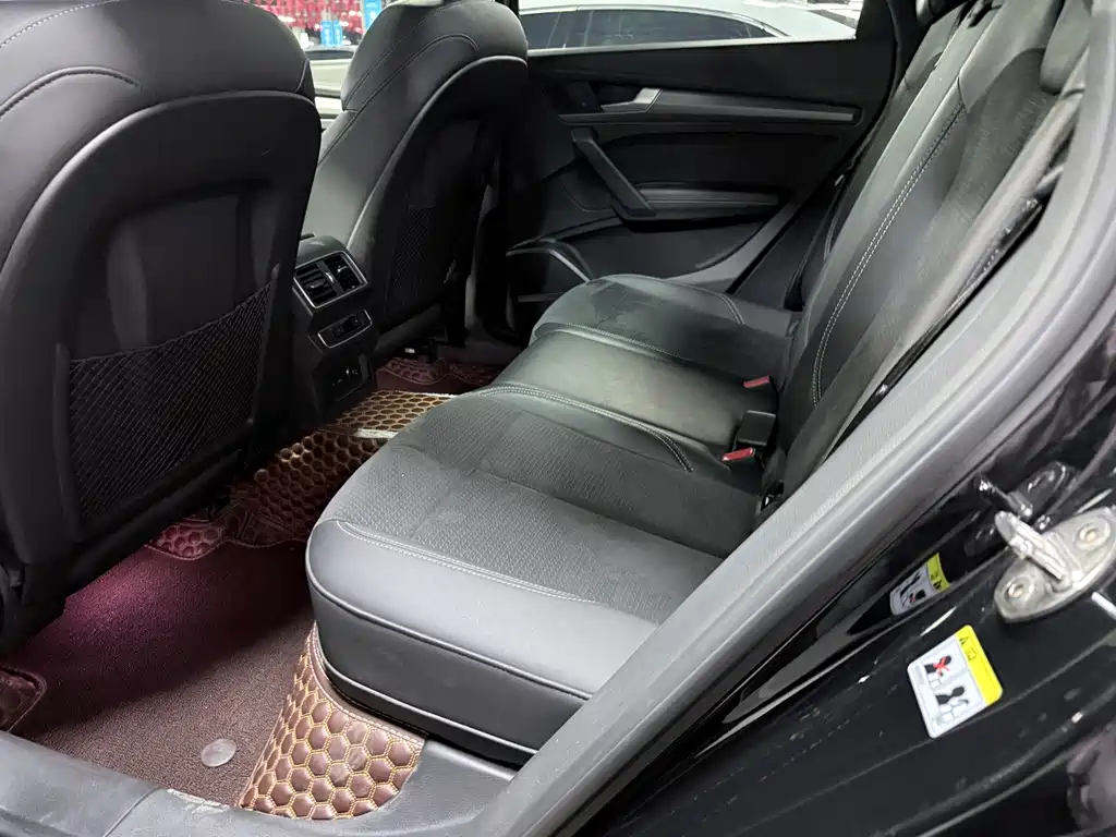 Audi Q5L Sportback 2022 — фото 11