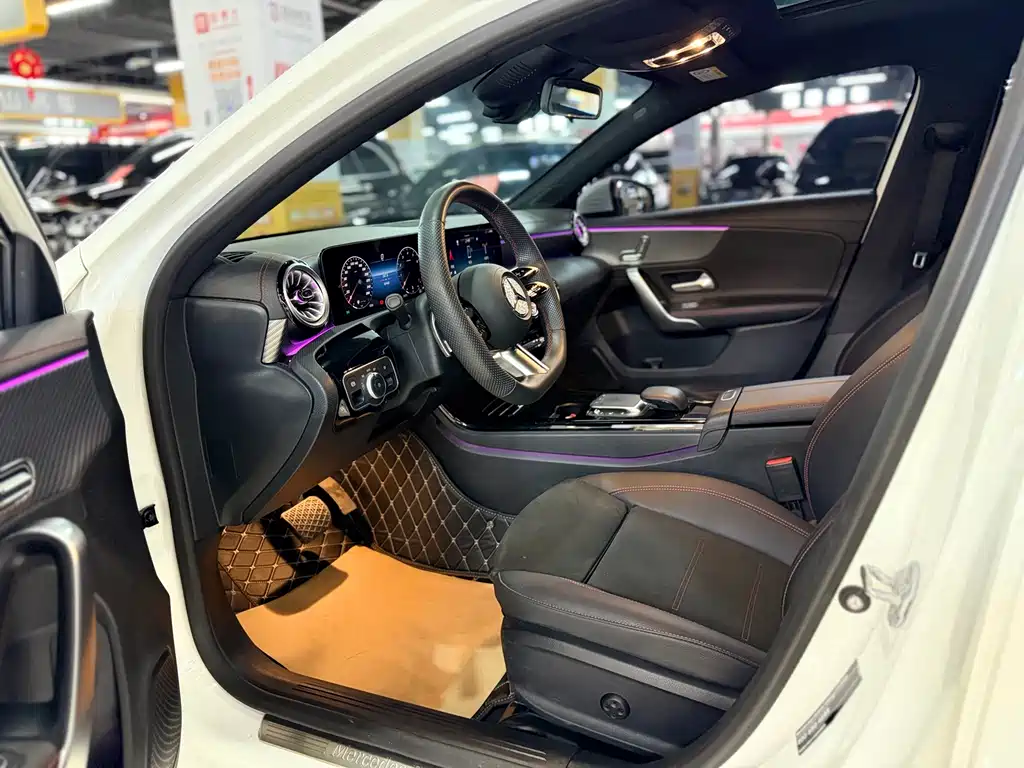 Mercedes-Benz A-Class 2023 — фото 6
