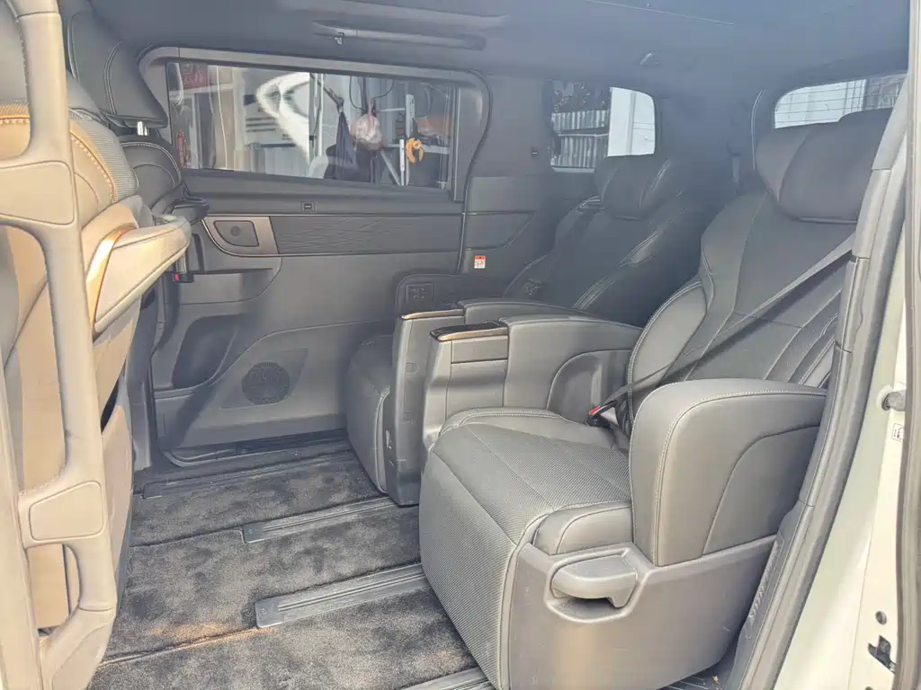 Toyota Alphard 2026 — фото 6