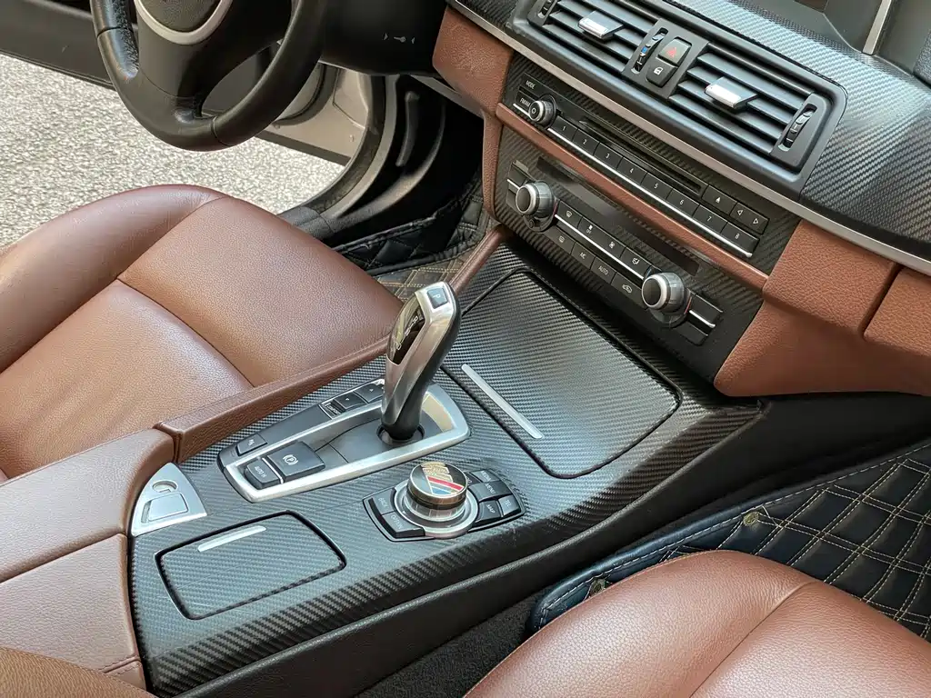 BMW 5 Series 2014 — фото 17