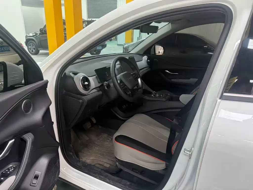 BYD Sealion 05 DM-i 2025 — фото 8