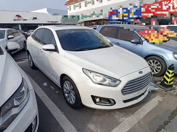 Ford Escort 2015
