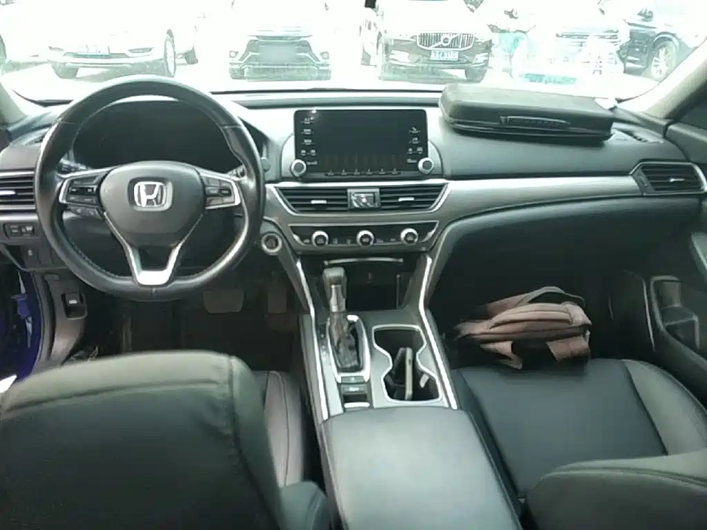Honda Accord 2020 — фото 10