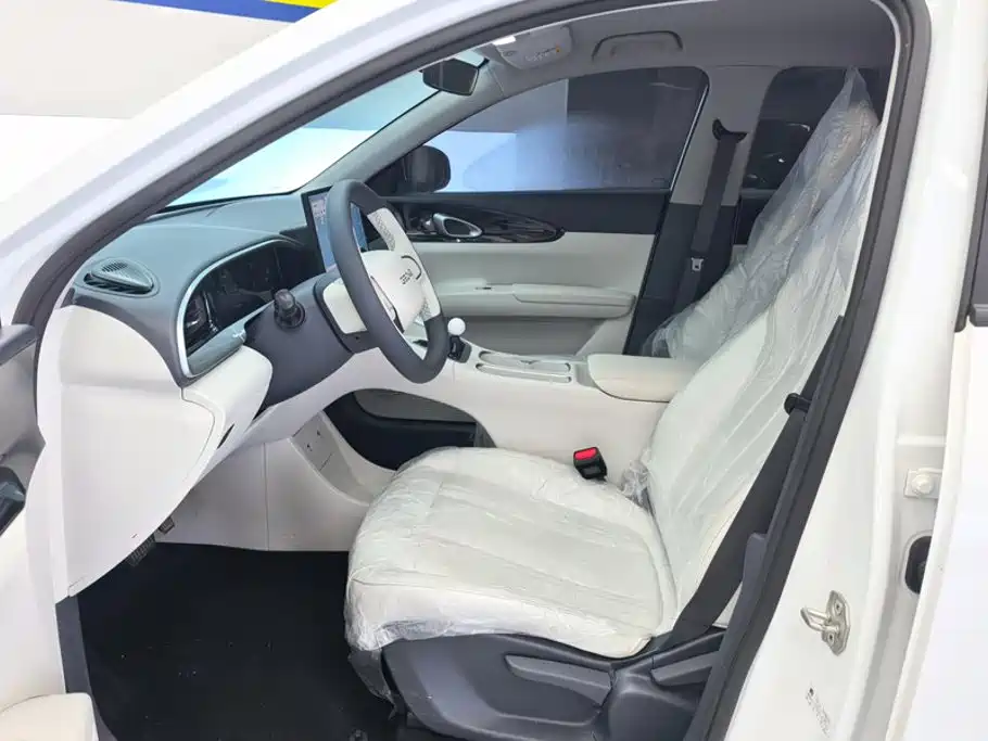 Geely Galaxy Starwish 2025 — фото 9