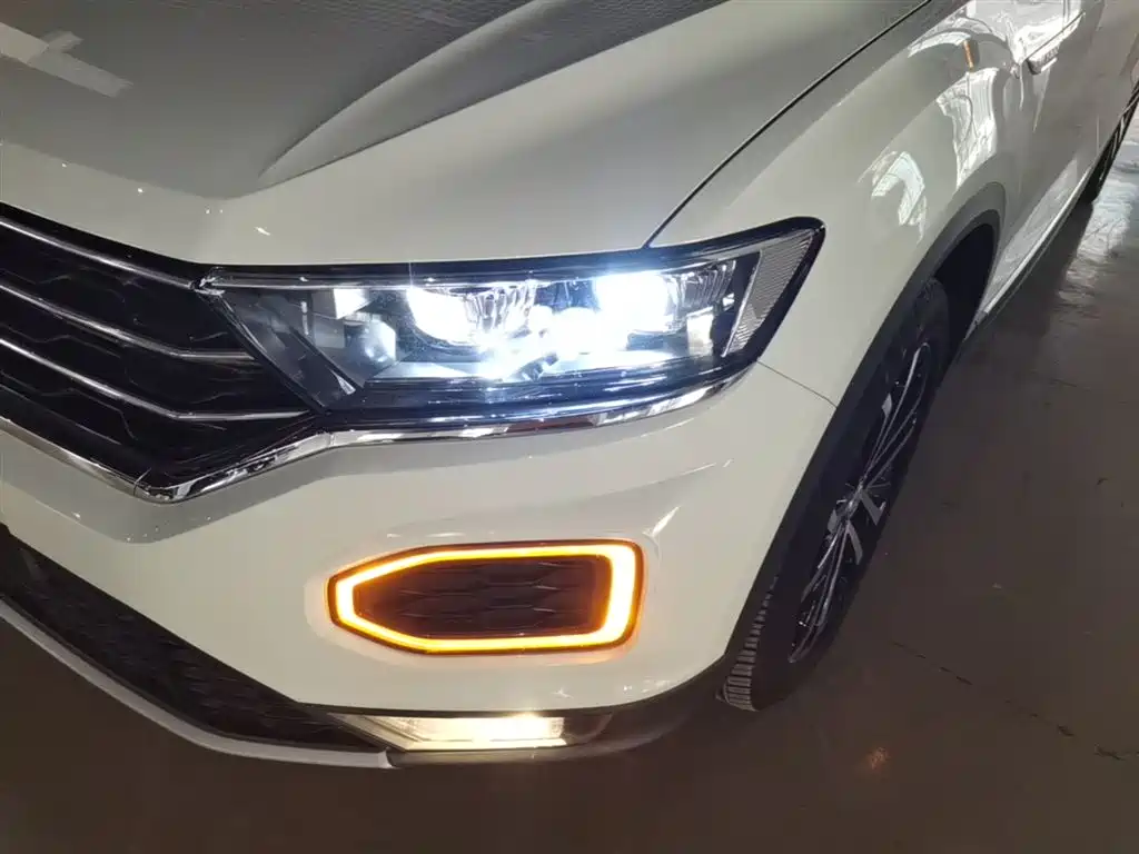 Volkswagen T-Roc 2019 — фото 24