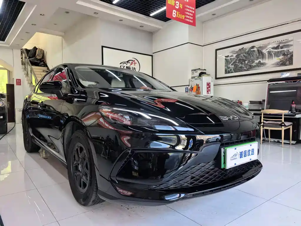 BYD Seal 05 DM-i 2025 — фото 2