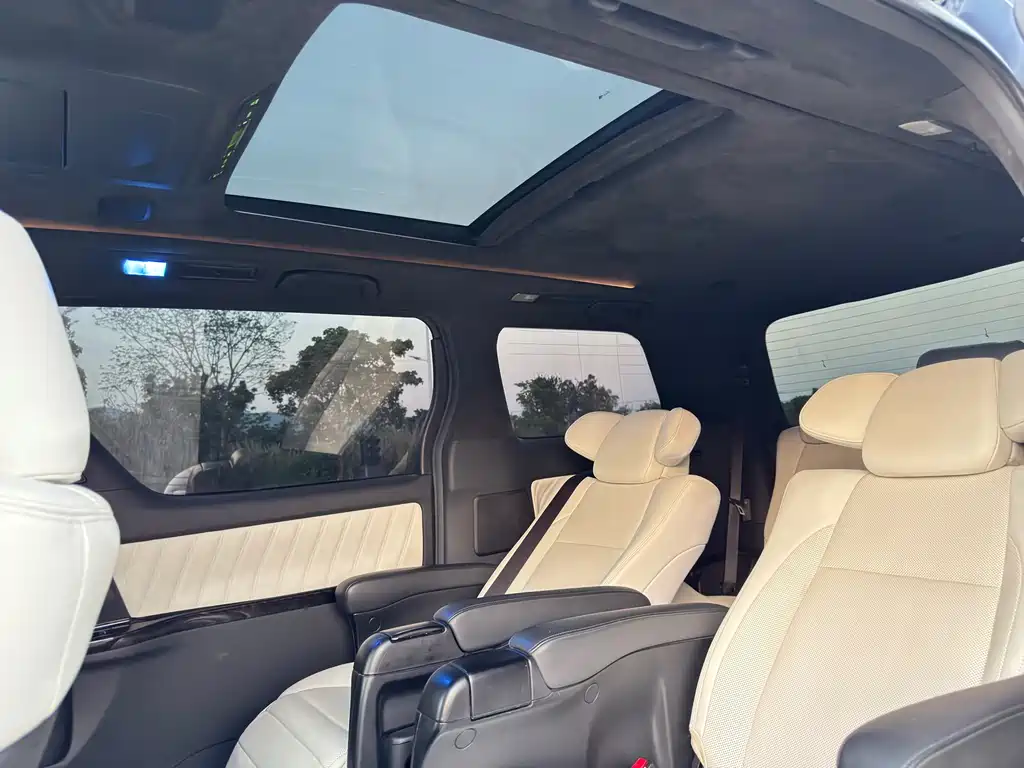 Toyota Alphard 2012 — фото 18