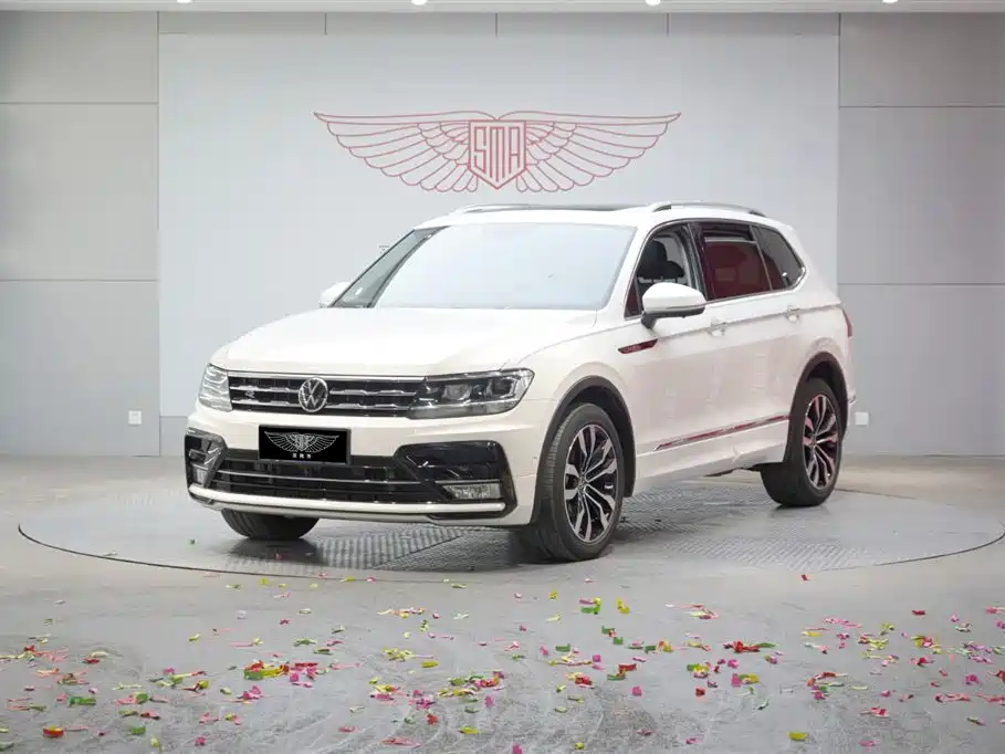 Volkswagen Tiguan L 2021 — фото 1