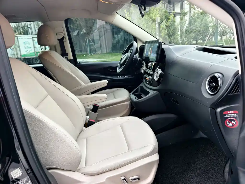 Mercedes-Benz Vito 2022 — фото 13