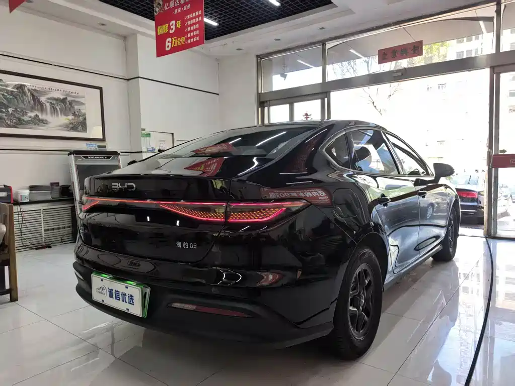 BYD Seal 05 DM-i 2025 — фото 13
