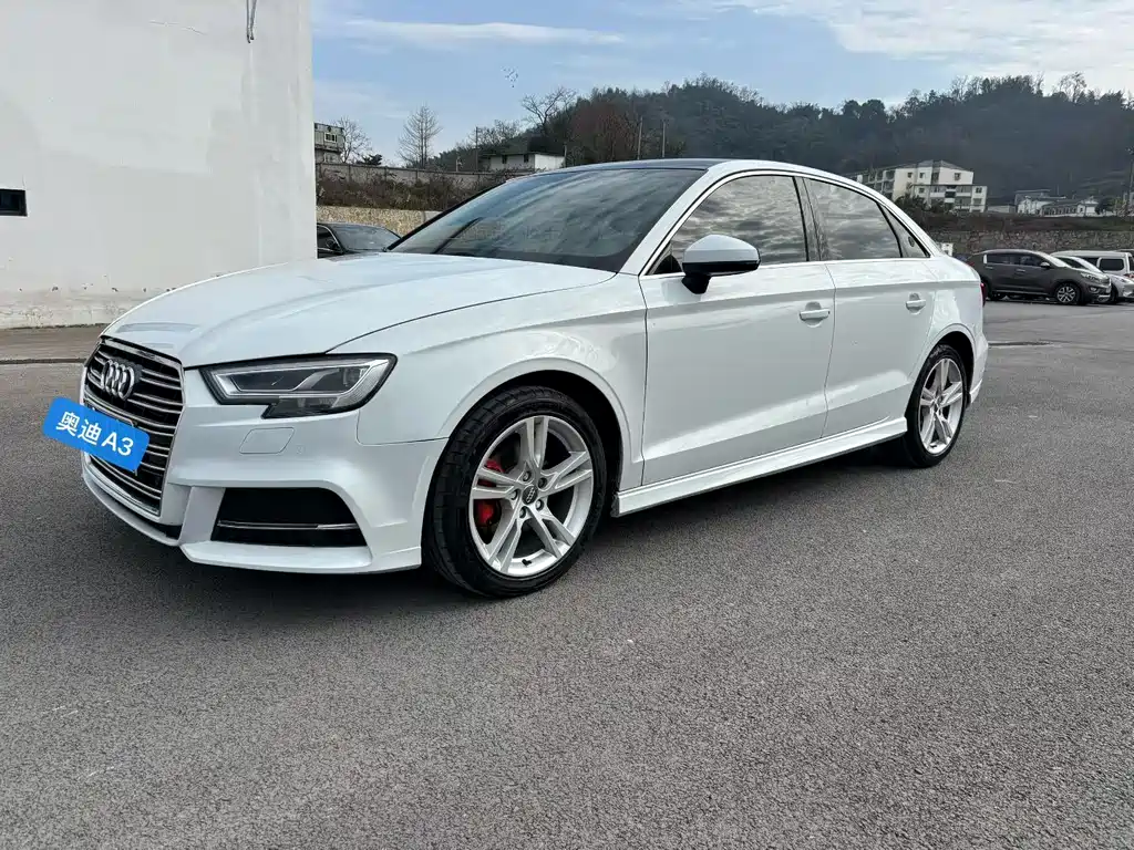 Audi A3 2019 — фото 1