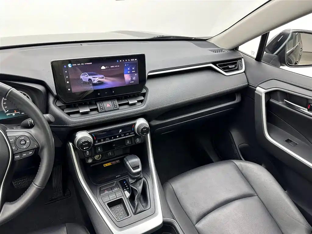 Toyota RAV4 2024 — фото 15
