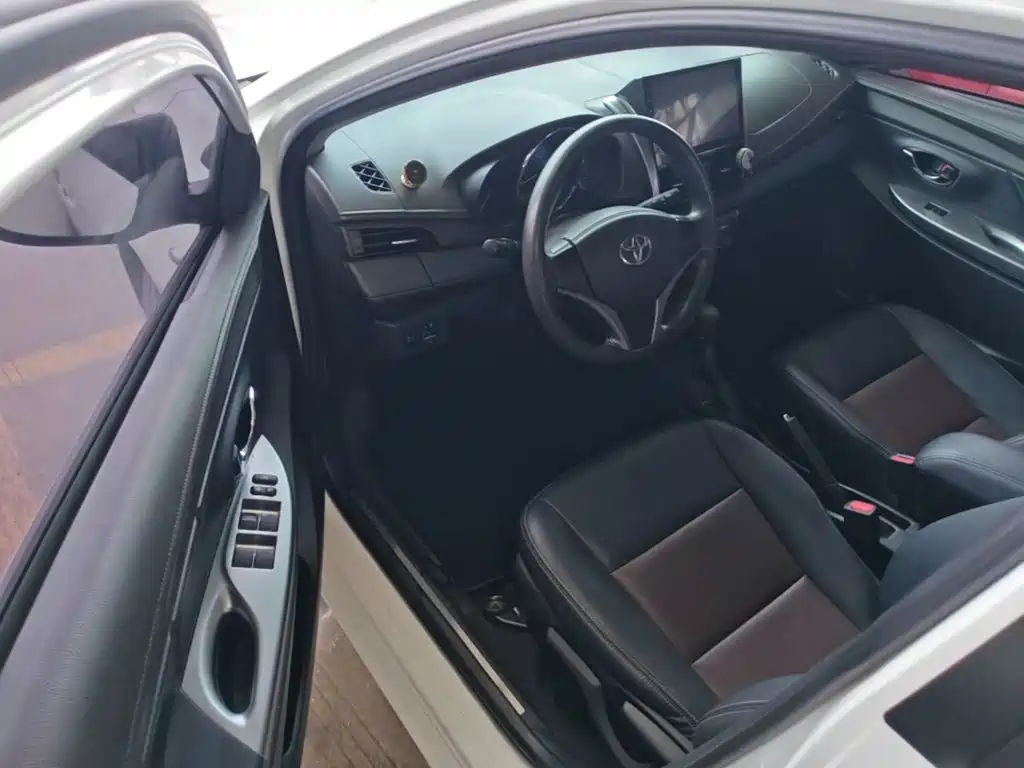 Toyota Yaris L 2016 — фото 16