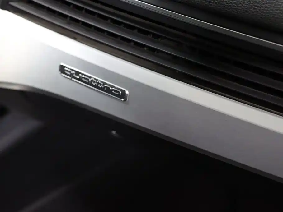 Audi A4L 2020 — фото 12