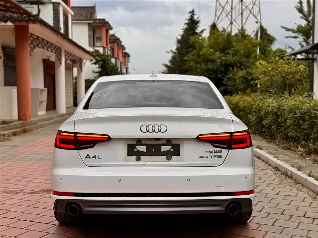 Audi A4L 2018 — фото 10