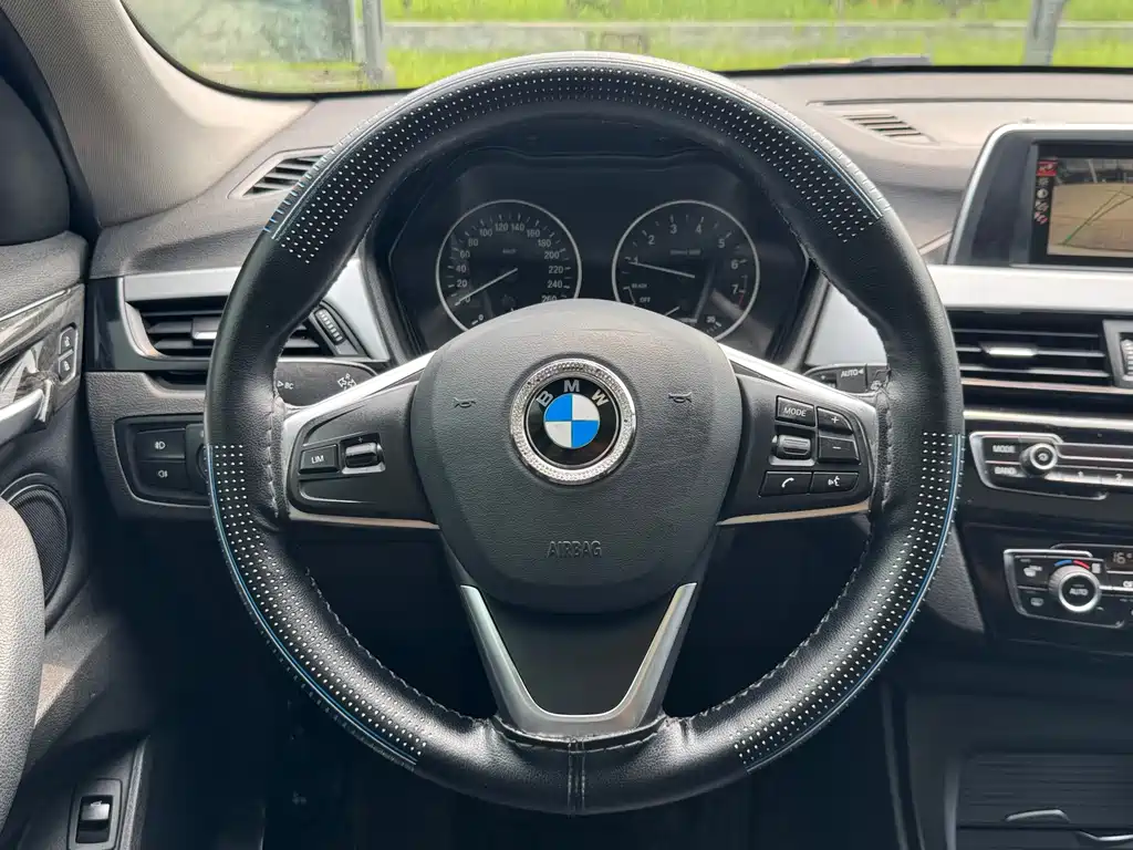 BMW X1 2017 — фото 11