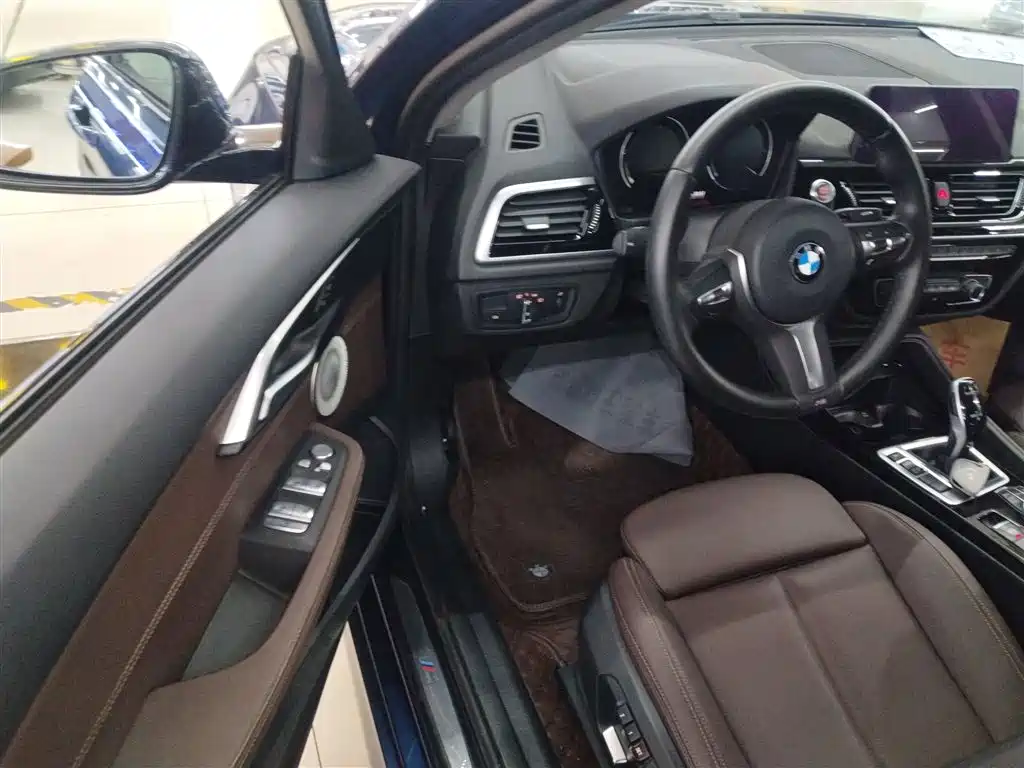 BMW 1 Series 2021 — фото 16