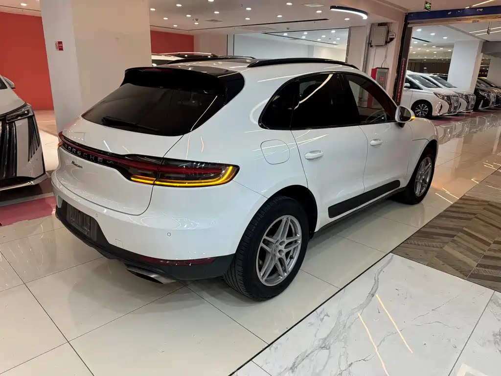 Porsche Macan 2020 — фото 17
