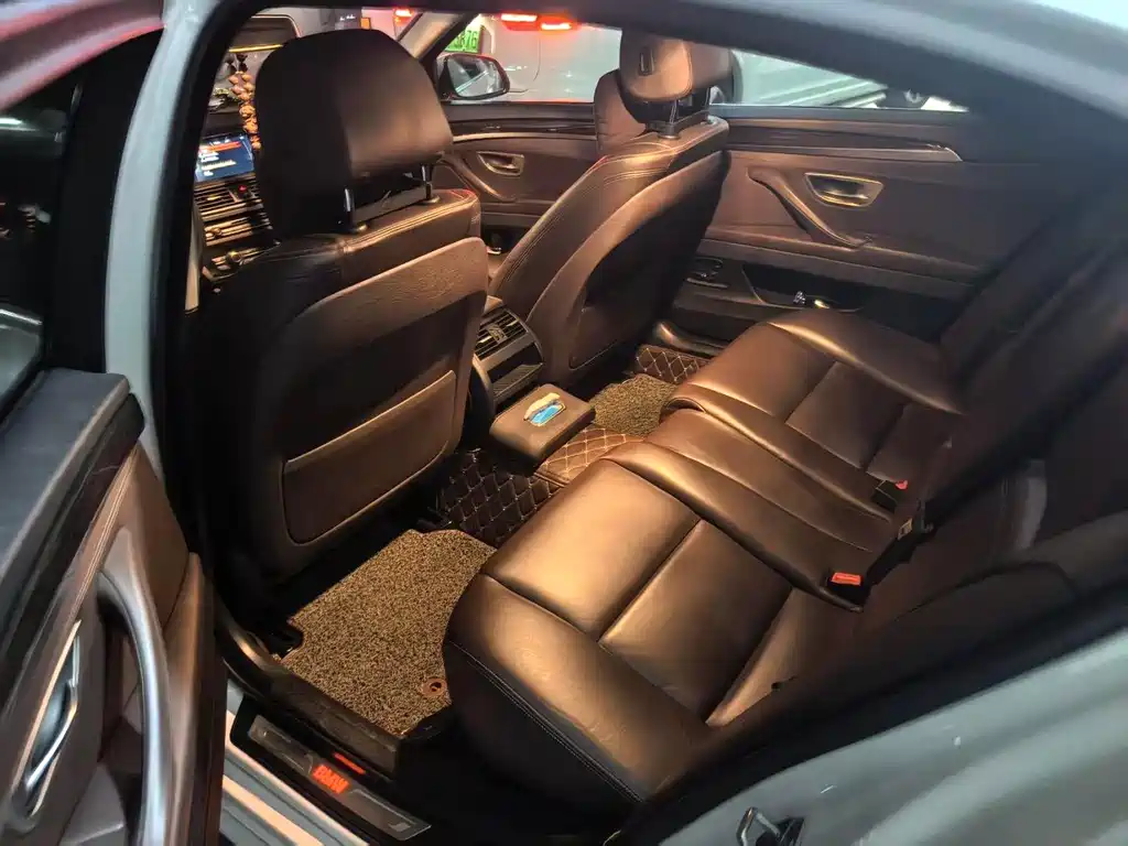 BMW 5 Series 2015 — фото 3