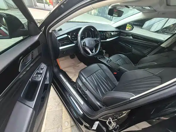 Volkswagen Passat 2023