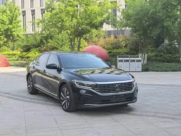 Volkswagen Passat 2023