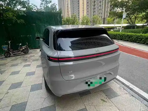Li Auto L6 2024