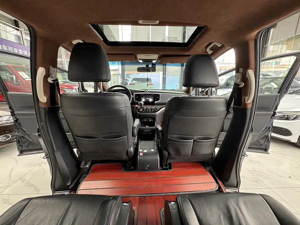 Honda Odyssey 2019 — фото 12