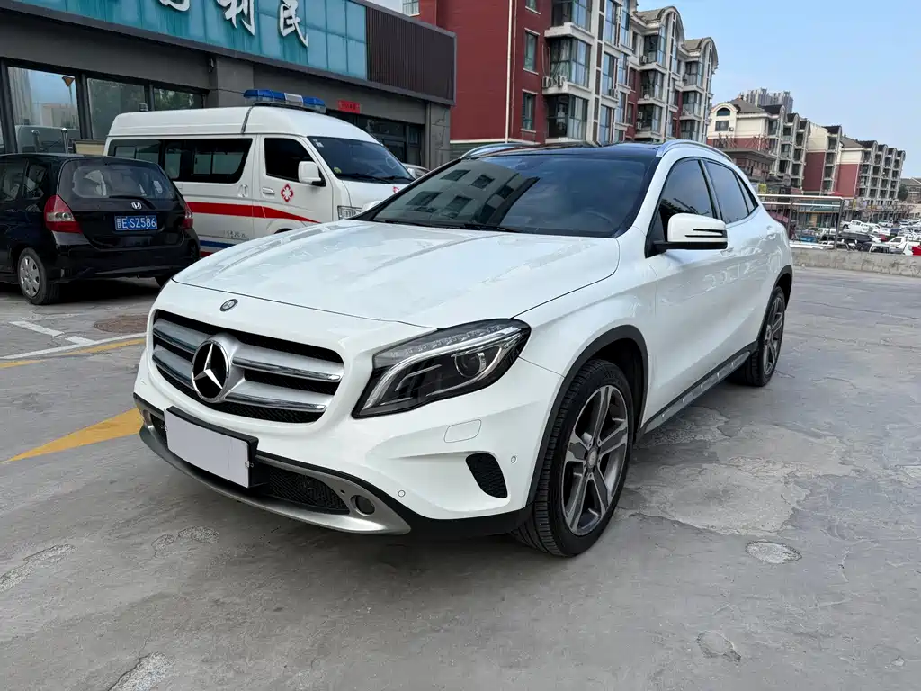 Mercedes-Benz GLA 2015